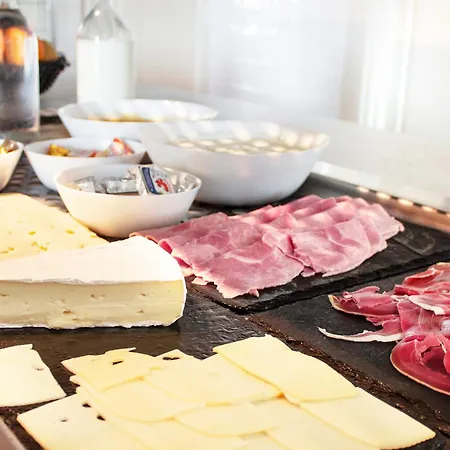 Ibis Budget Lunel Porte De Camargue 2*