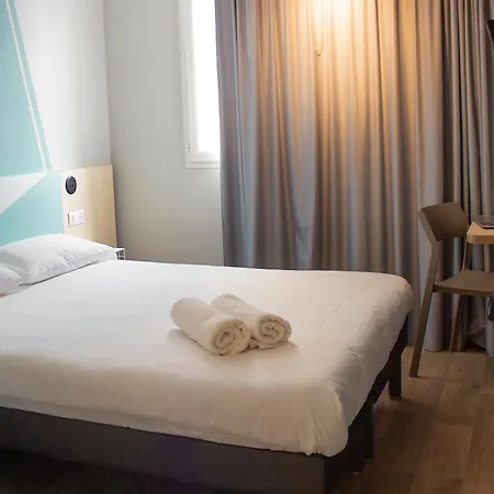 Ibis Budget Lunel Porte De Camargue מלון 2*