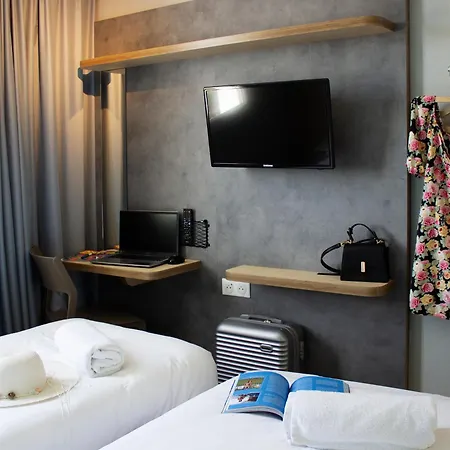 Ibis Budget Lunel Porte De Camargue Отель Эмарг