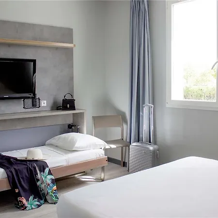 Otel Ibis Budget Lunel Porte De Camargue 2*