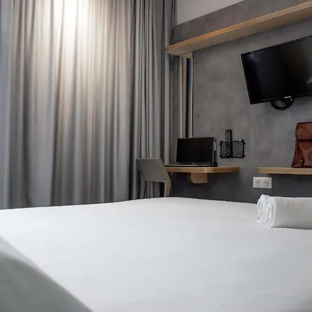 Hotell Ibis Budget Lunel Porte De Camargue 2*