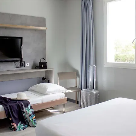 מלון Ibis Budget Lunel Porte De Camargue אימארגואס