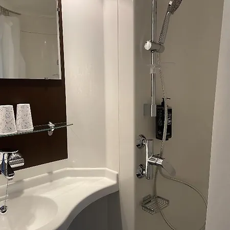 Hotel Ibis Budget Lunel Porte De Camargue 2*