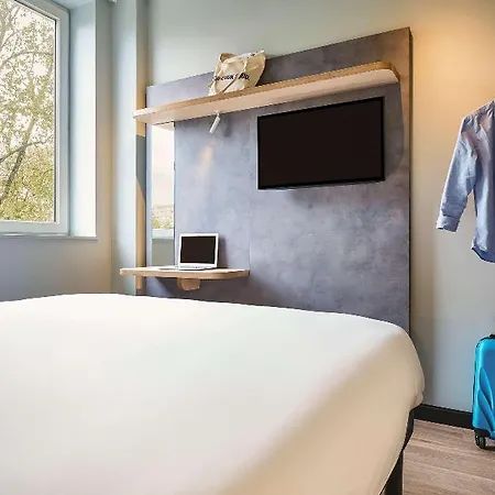 Ibis Budget Lunel Porte De Camargue 2*