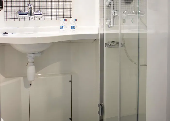 Hotel Ibis Budget Lunel Porte De Camargue 2*